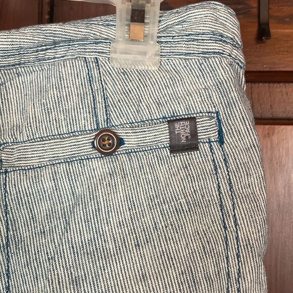 The North Face | Blue White Striped Linen Blend Draw String Cuffed Shorts Sz 0 - Picture 3 of 9